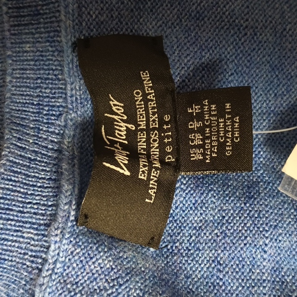 Lord & Taylor Blue V-Neck Sweater - Picture 4 of 7